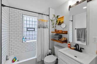 2447 N Kildare Ave in Chicago, IL - Building Photo - Building Photo