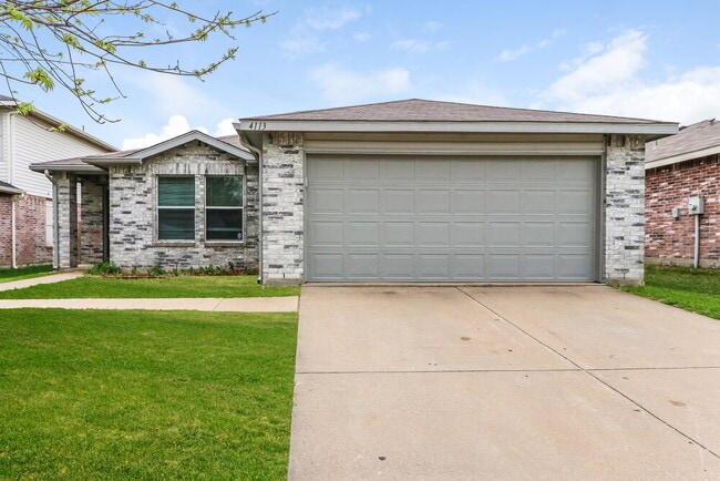 property at 4113 Hunters Creek Dr