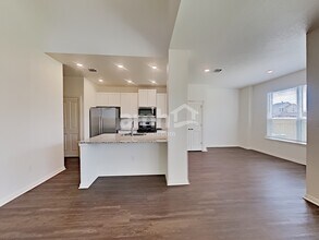 2738 Meadowood Heights in New Braunfels, TX - Foto de edificio - Building Photo