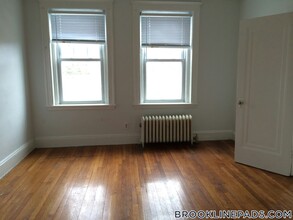 1748 Beacon St in Brookline, MA - Building Photo - Building Photo