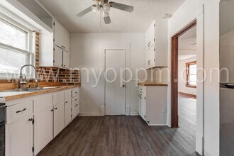 2336 N 65th Ave in Omaha, NE - Foto de edificio - Building Photo