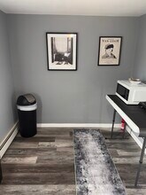 130 N 20th St, Unit Comfy 1 Bedroom Apartment in Wyandanch, NY - Building Photo - Building Photo