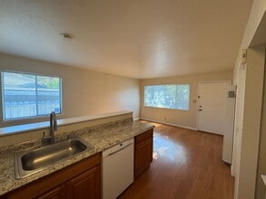 75 E 2nd St in Morgan Hill, CA - Building Photo - Building Photo