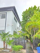 824 82nd St in Miami Beach, FL - Foto de edificio - Building Photo