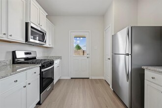 1023 Whispering Winds Dr in Beasley, TX - Building Photo - Building Photo