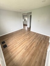 715 Locust St, Unit Unit 1 in Jefferson City, MO - Building Photo - Building Photo