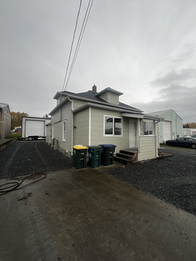 2214 Valencia St in Bellingham, WA - Building Photo - Building Photo