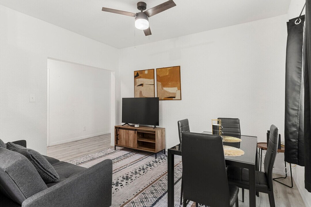 2218 E 20th Ave in Tampa, FL - Building Photo