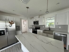 112 Leopard Ln in North Fort Myers, FL - Building Photo - Building Photo