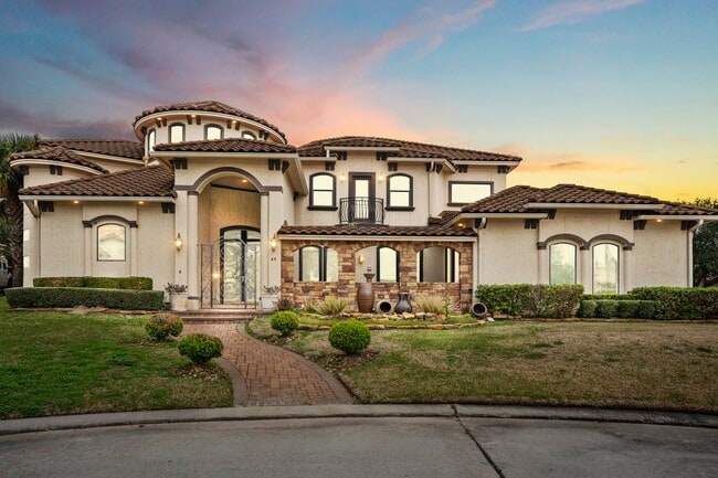 47 Lake Sterling Gate Dr