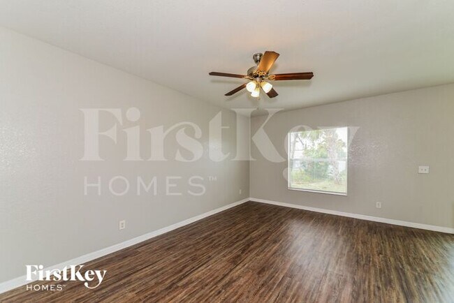 1057 Cassia St in North Port, FL - Building Photo - Building Photo
