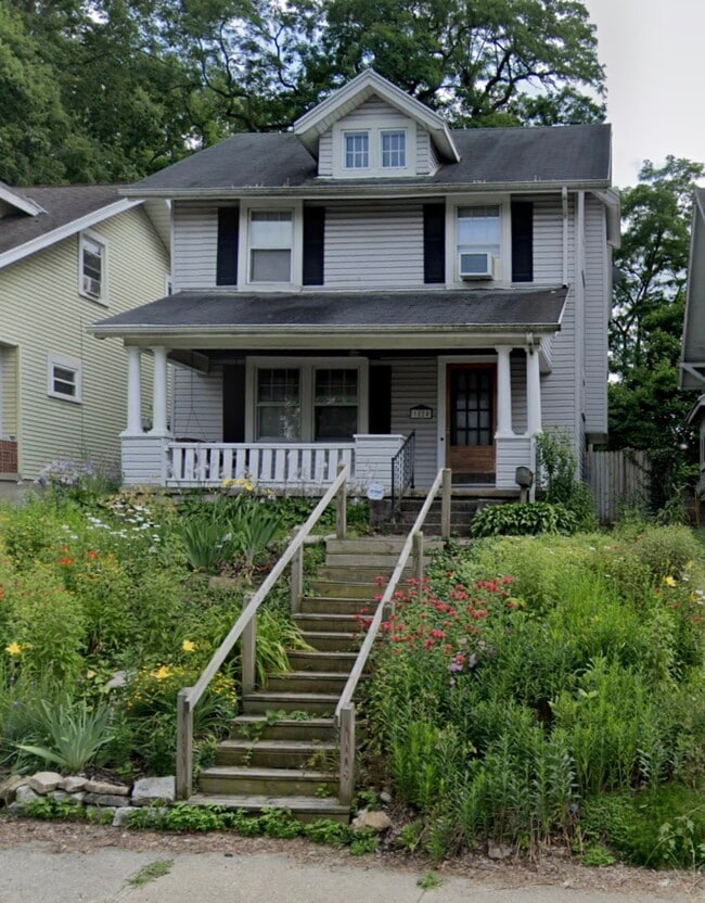 property at 1024 E Stewart St