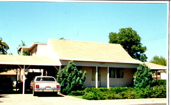 4511 Roosevelt Ave in Sacramento, CA - Building Photo