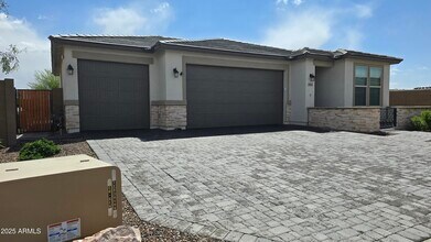 18065 W Elizabeth Ave in Goodyear, AZ - Building Photo - Building Photo