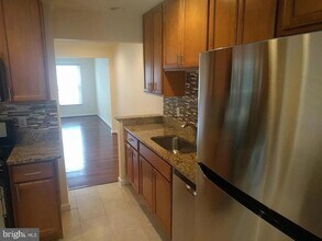 7108 Pleasant Point Ct in Alexandria, VA - Building Photo - Building Photo