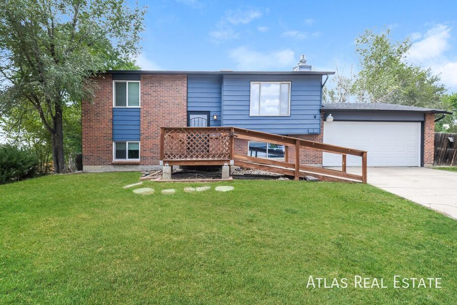 11446 Cook Ct in Thornton, CO - Building Photo