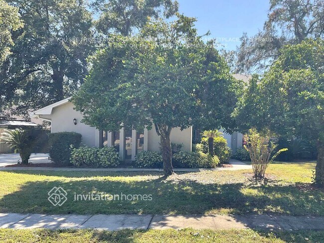 1240 Majestic Oak Dr in Apopka, FL - Foto de edificio - Building Photo