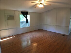 505 Youpon Dr in Seabrook, TX - Building Photo - Building Photo