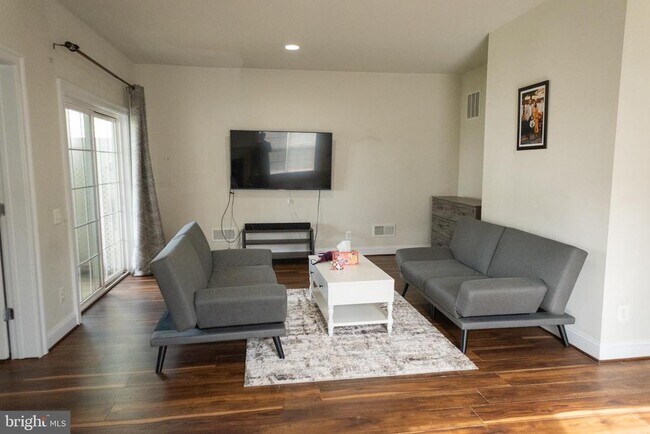 22279 Rampsbeck Terrace in Ashburn, VA - Building Photo - Building Photo