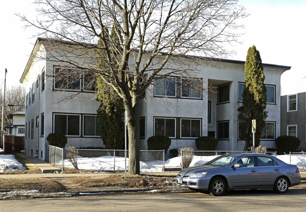 1636 Selby Ave in St. Paul, MN - Building Photo