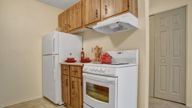 Cedarcrest Manor in Prince Albert, SK - Building Photo - Interior Photo