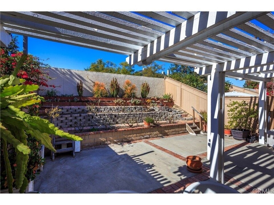 9 Sandalwood in Aliso Viejo, CA - Building Photo