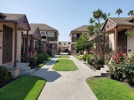 Victoria Apartments in Los Angeles, CA - Building Photo