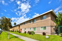 1551 W Ball Rd in Anaheim, CA - Foto de edificio - Building Photo