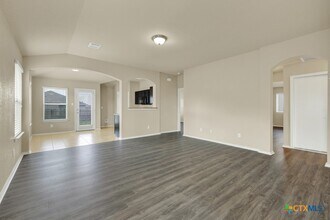 1512 Doncaster Dr in Seguin, TX - Building Photo - Building Photo