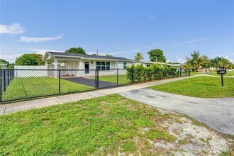 3431 NW 5th Pl in Fort Lauderdale, FL - Building Photo - Building Photo