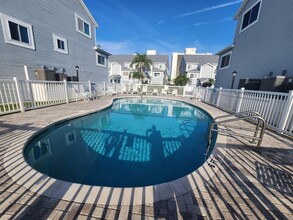 900 Harbour House Dr in Indian Rocks Beach, FL - Building Photo - Building Photo