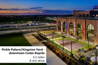 Country Club View in Cedar Rapids, IA - Foto de edificio - Building Photo