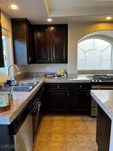 1026 E Sonoran Hope Ave in Henderson, NV - Building Photo - Building Photo