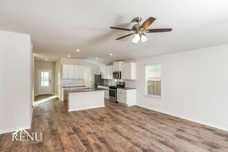 6839 Encore Oaks in San Antonio, TX - Building Photo - Building Photo