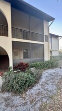 121 Lake Pine Cir in Greenacres, FL - Building Photo - Building Photo