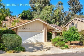 10550 Canyon Lake Dr in San Diego, CA - Building Photo - Building Photo