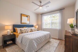 Broadstone Baybrook in Webster, TX - Building Photo - Interior Photo