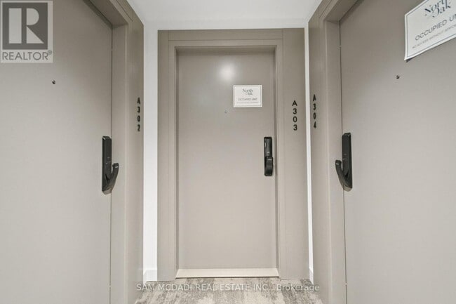 3079 Trafalgar Rd in Oakville, ON - Building Photo - Building Photo