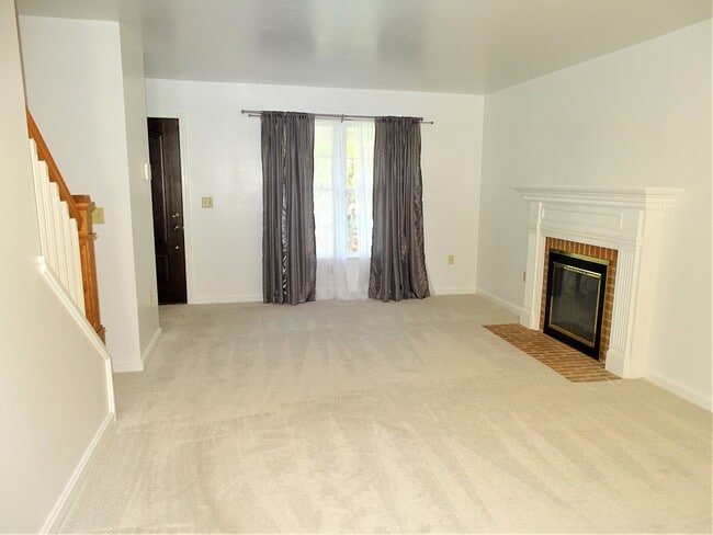 1005 Ayres Ct in Lancaster, PA - Building Photo - Building Photo