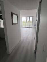 13499 Biscayne Blvd, Unit 603 in North Miami, FL - Foto de edificio - Building Photo