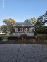 41 Lawrence St in Bellingham, MA - Building Photo