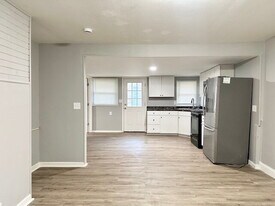 674 5th Ave in Troy, NY - Building Photo