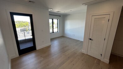 50 Leo M Birmingham Pkwy in Boston, MA - Foto de edificio - Building Photo