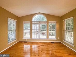 43555 Hyland Hills St in Chantilly, VA - Building Photo - Building Photo