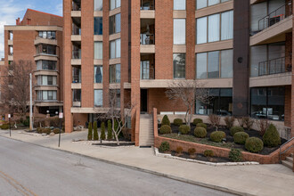 Riverside Place in Covington, KY - Building Photo - Building Photo