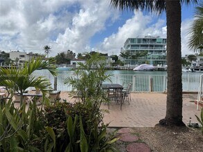 8420 Byron Ave in Miami Beach, FL - Building Photo - Building Photo