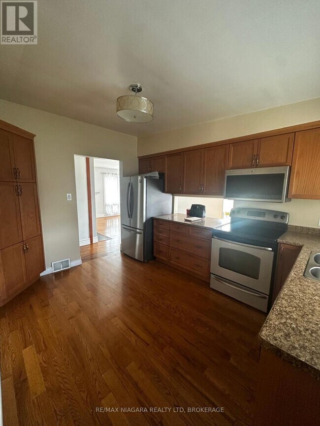 3577 Marlborough Pl in Niagara Falls, ON - Building Photo - Building Photo