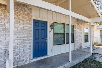 8016 Landing Ave in San Antonio, TX - Building Photo - Building Photo