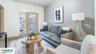 124 S Dry Creek Ridge Ln in Sandy, UT - Building Photo