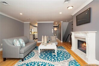 453 E Putnam Ave in Greenwich, CT - Building Photo - Building Photo